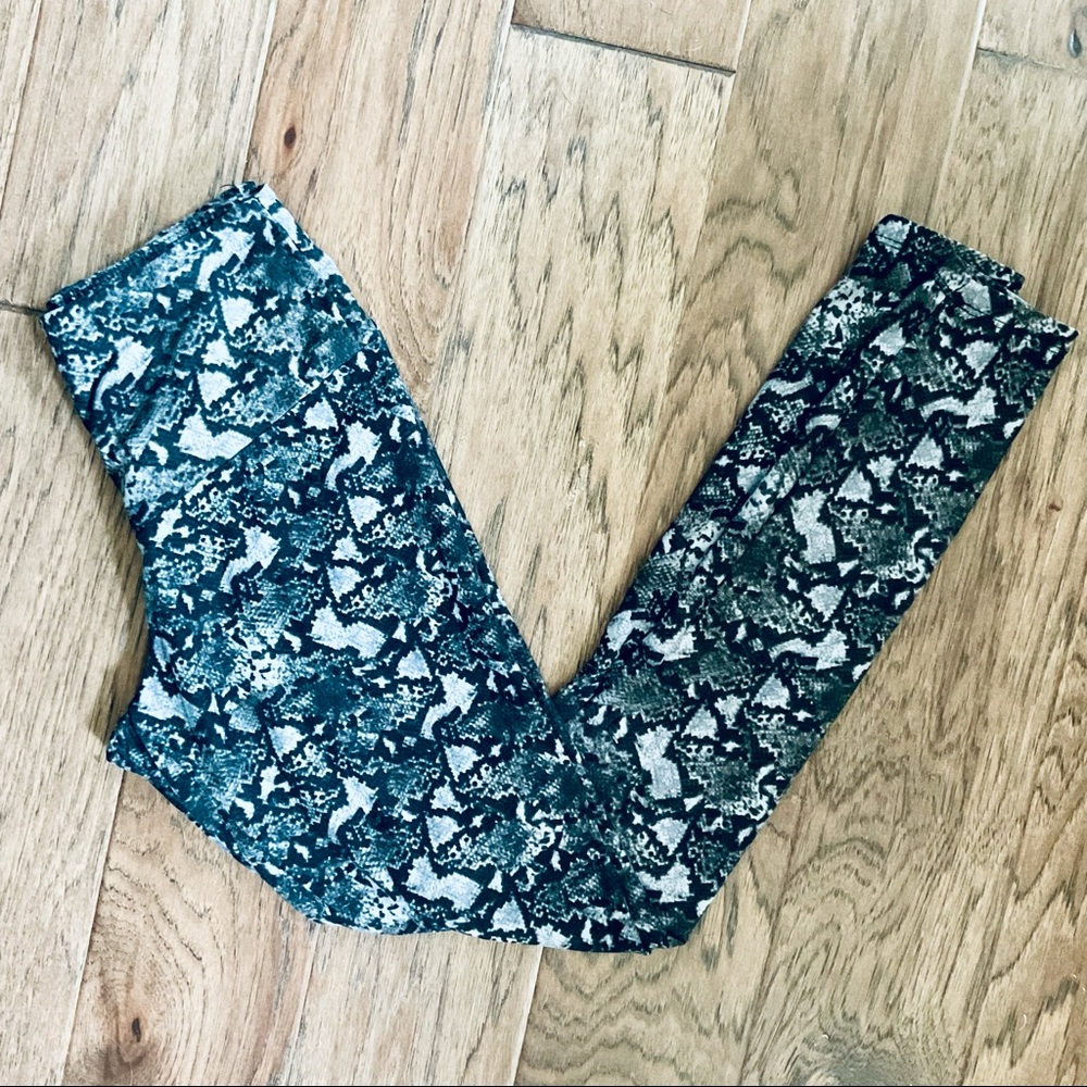 SEXY No Comment NY•LA Leggings ✨ Size Small